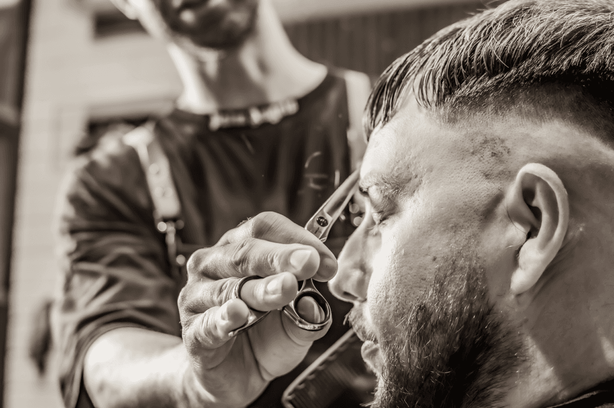 Trabajo de corte y barba